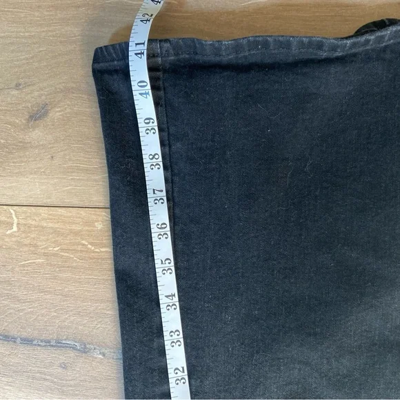 Levi’s Black Flare Jeans Women’s - Picture 11 of 14